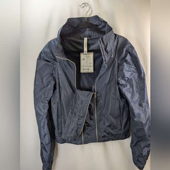 Lorna Jane Zip Out Panel Active jacket - Picture 2 of 16
